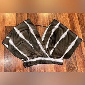 Off shoulder crop top size M